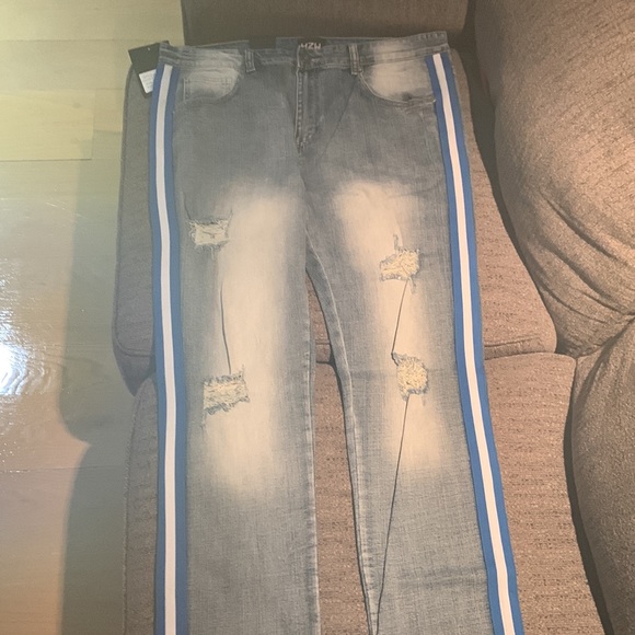 How jeans - Picture 3 of 3